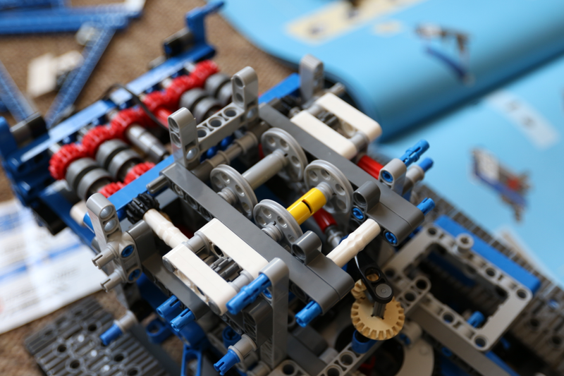 Illustration for article titled Lego Technic Crawler Crane: The Oppo Review
